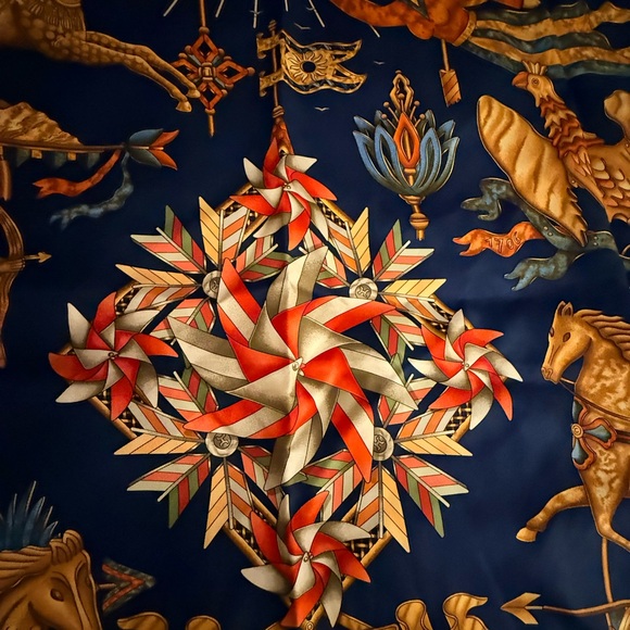 *****Vintage*****Hermes silk scarf - Picture 5 of 8